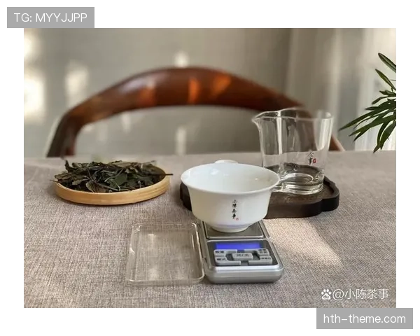 昨天看到李梦买的那壶茶，价格吓我一跳，这日常也太奢侈了吧？